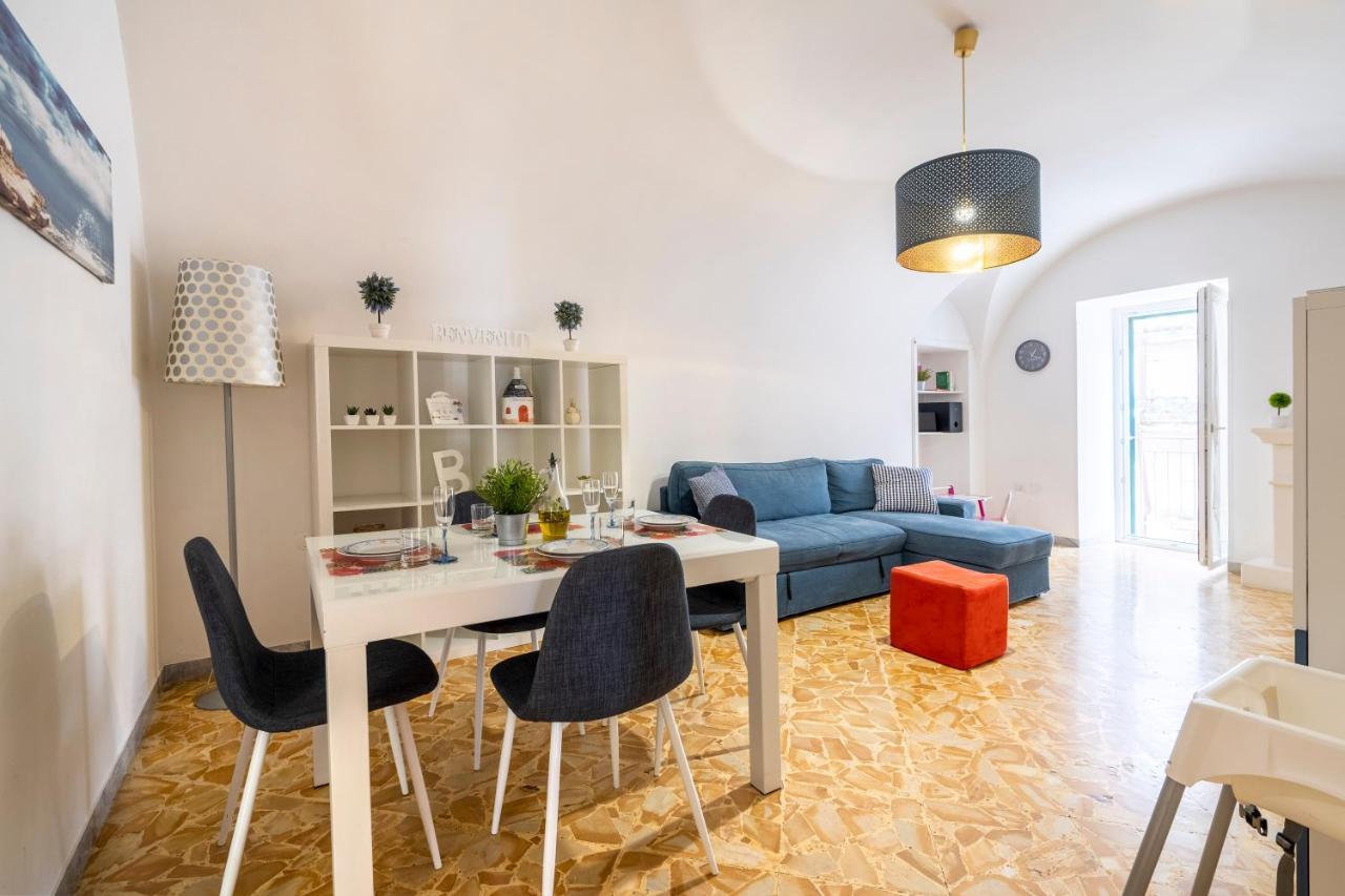 Vico II Terrace Apartment A Step From Piazza Roma Martina Franca Kültér fotó